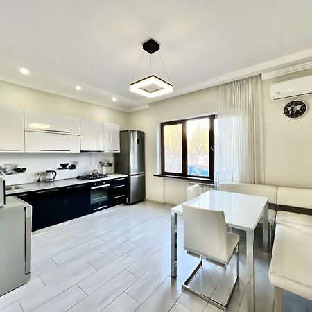 Villa In Tbilisi ภายนอก รูปภาพ