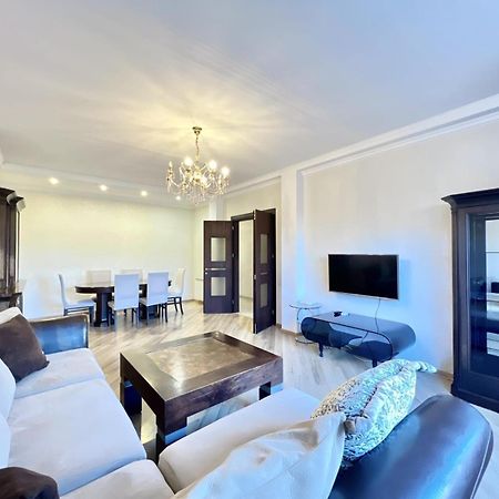 Villa In Tbilisi ภายนอก รูปภาพ